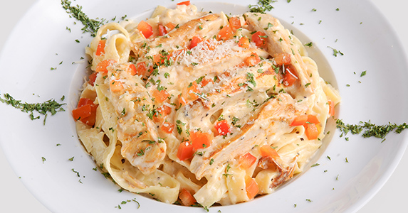CHICKEN FETTUCCINE